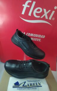 Zapato negro cómodo pies delicados marca flexi 